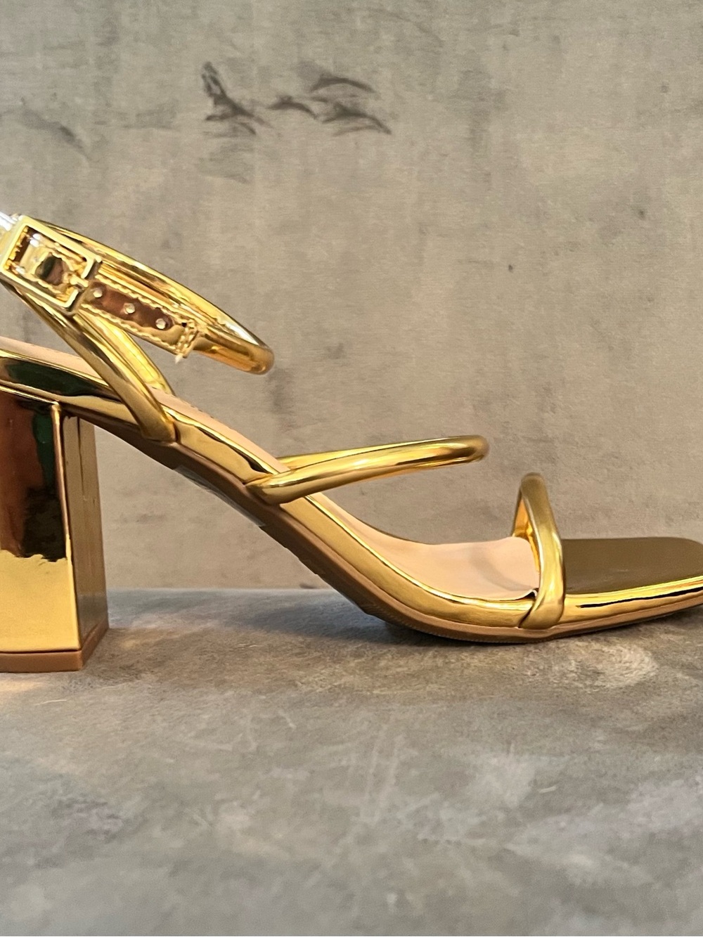 DREAM PAIRS Gold Metallic Strappy Block Heel Sandals – Women's Size 7.5 - Picture 1 of 5